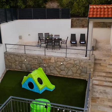 Semesterbostad House Sanda - Oasis Of Peace *